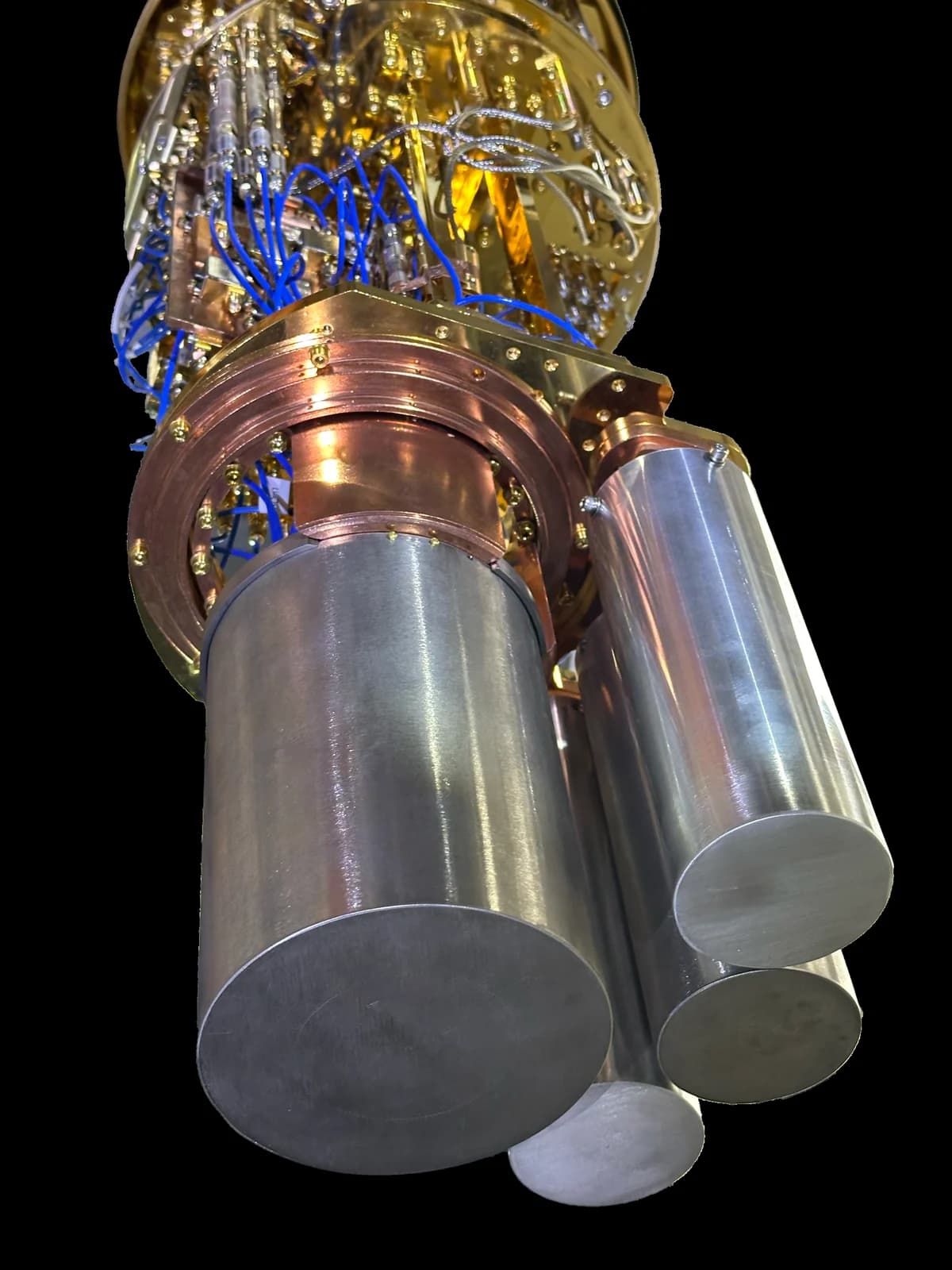 Gold-plated cold stages of an Anyon dilution refrigerator, with coaxial wiring and aluminium thermal links